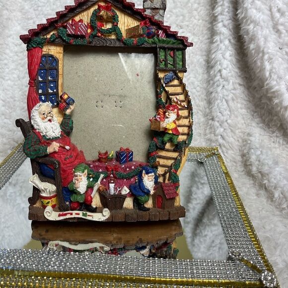 GRANDEUR NOEL POLYRESIN SANTA WORKSHOP HANDPAINTED PHOTO FRAME 5x6. - Picture 2 of 15